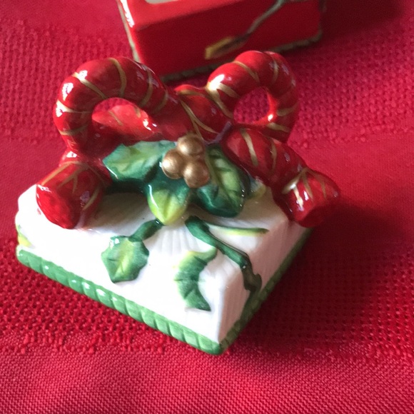 "Remembering Santa" Lidded Box (1.75") - Picture 6 of 14